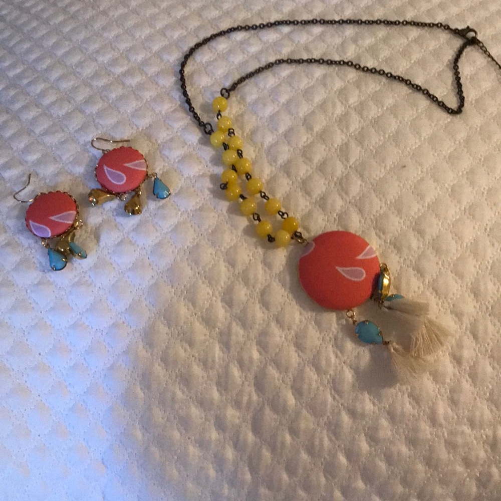 Plunder Necklace With Ear Rings to match